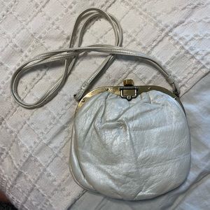 Vintage Ruth E Saltz 1970s cream leather handbag with strap
